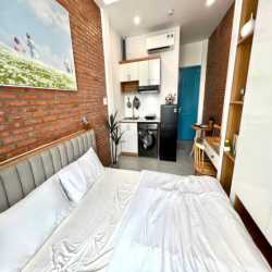 Studio Q1 giá tốt – ban công lớn, giặt riêng, full nội thất, Quận 1