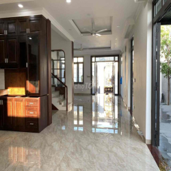 CHO THUÊ BIỆT THỰ SÂN VƯỜN 200M2 MỚI 100% NGAY VX LIÊN PHƯỜNG
