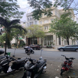 Cho thuê shophouse Q.7