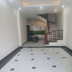 Nhà ngõ ô tô tránh, 5 tầng, vs khép kín, gần ĐH Phenika