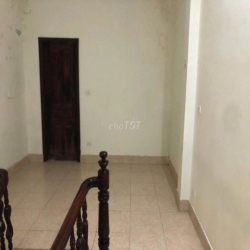 Cho thuê nhà 35 m2 x 2,5 tầng, 2PN, Ngõ Rộng, SẠCH ĐẸP 9 tr/th