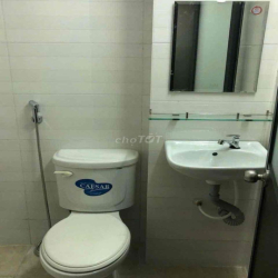 nhà 2 phòng ngủ huỳnh văn bánh. HẺM XE Hơi