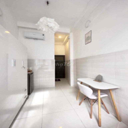 nhà 2 phòng ngủ huỳnh văn bánh. HẺM XE Hơi