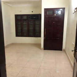Cho thuê nhà 35 m2 x 2,5 tầng, 2PN, Ngõ Rộng, SẠCH ĐẸP 9 tr/th