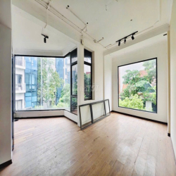 Cho thuê văn phòng Hoàng Cầu 70m giá 12Tr lô góc view cây xanh