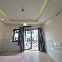 k phí dv- Căn hộ có thang máy, phòng ngủ, phòng bếp, bancol
