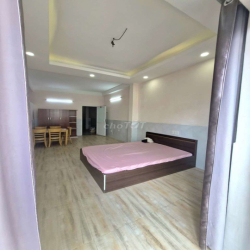 k phí dv- Căn hộ có thang máy, phòng ngủ, phòng bếp, bancol