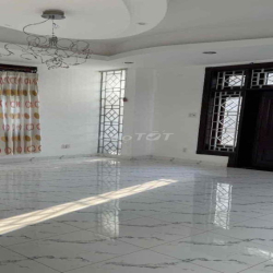 SIÊU BIỆT THỰ 1000M2 GỒM 8PN, CÓ HỒ BƠI NGAY SONG HÀNH XLHN, NGÃ 4 MK
