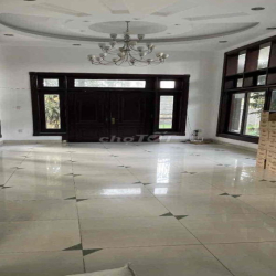 SIÊU BIỆT THỰ 1000M2 GỒM 8PN, CÓ HỒ BƠI NGAY SONG HÀNH XLHN, NGÃ 4 MK