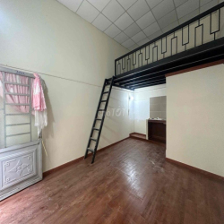 Trọ Giá Rẻ gác cao 1m6 ngay Sư Vạn Hạnh - Bách Khoa - Lý Thường Kiệt
