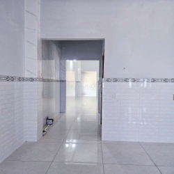 Cho thuê nhà trệt 2 lầu 5x20 Hẻm 379 Trần Nam Phú