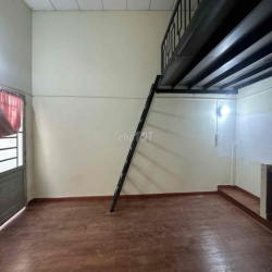 Trọ Giá Rẻ gác cao 1m6 ngay Sư Vạn Hạnh - Bách Khoa - Lý Thường Kiệt