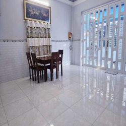 Cho thuê nhà trệt 2 lầu 5x20 Hẻm 379 Trần Nam Phú