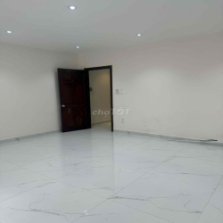 Cho thuê nhà Cityland Park Hills, 1 hầm + 4 lầu, giá 45tr luôn thuế