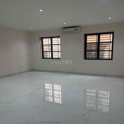 Cho thuê nhà Cityland Park Hills, 1 hầm + 4 lầu, giá 45tr luôn thuế