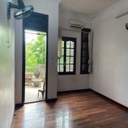 Cực đẹp! Cho thuê nhà Cổ Linh - 80m - 4PN - Mặt phố kinh doanh- Vỉa hè