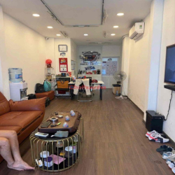 Nhà MẶT TIỀN -Quận 3-Thuận tiện kinh doanh-Khu vực trung tâm ‼️