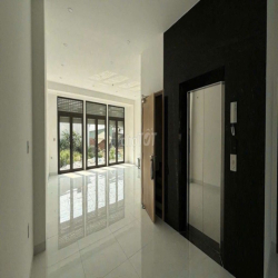 cho thuê nhà mặt tiền Nguyễn Sinh Sắc