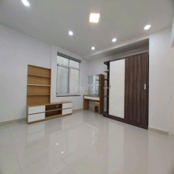 Cho thuê nhà gấp MT 639B Bà Hạt, Phường 6, Quận 10 thông ra 3.2