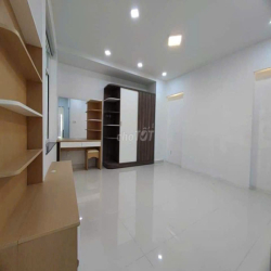 Cho thuê nhà gấp MT 639B Bà Hạt, Phường 6, Quận 10 thông ra 3.2