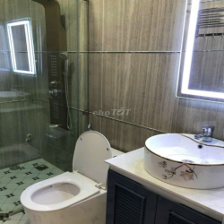 Cho thuê nhà gấp MT 639B Bà Hạt, Phường 6, Quận 10 thông ra 3.2