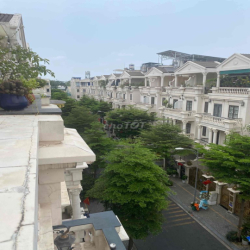 Căn hộ dịch vụ ful nội thất, ban công lớn,City Land Park Hills