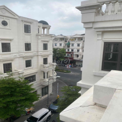 Căn hộ dịch vụ ful nội thất, ban công lớn,City Land Park Hills