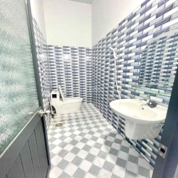 Cho thuê nhà trệt nguyên căn 4x16m 2phòng gần Cầu Bình Thuỷ2
