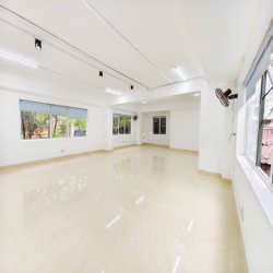 Cho thuê văn phòng tại Trường Chinh 250m2 33tr 3 thoáng full kính