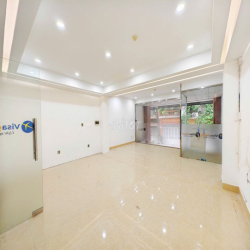 Cho thuê văn phòng tại Trường Chinh 250m2 33tr 3 thoáng full kính