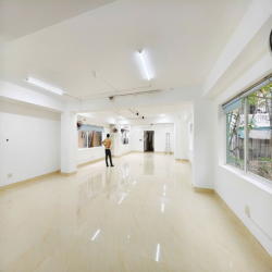 Cho thuê văn phòng tại Trường Chinh 250m2 33tr 3 thoáng full kính