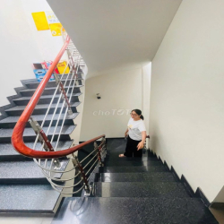 Cho thuê nhà đường Trung Yên 11 - Diện tích 90m2 x 5 tầng có Thang máy