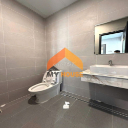 SIÊU PHẨM TRUNG TÂM Q2 TÒA VĂN PHÒNG KÍNH SÀN SUỐT 450m2 THANG MÁY