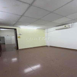 Nguyên căn mặt tiền 3/2 - quận 10 kd tự do - 2pn