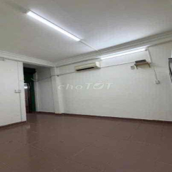 Nguyên căn mặt tiền 3/2 - quận 10 kd tự do - 2pn