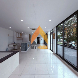 SIÊU PHẨM TRUNG TÂM Q2 TÒA VĂN PHÒNG KÍNH SÀN SUỐT 450m2 THANG MÁY