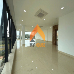 SIÊU PHẨM TRUNG TÂM Q2 TÒA VĂN PHÒNG KÍNH SÀN SUỐT 450m2 THANG MÁY