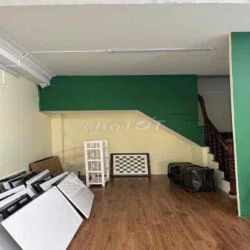 Nguyên căn mặt tiền 3/2 - quận 10 kd tự do - 2pn