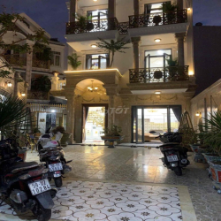 💟 Cho thuê nhà vila có san để đc 2 chiếc 🚘  mặt tiền bùi quang là p12