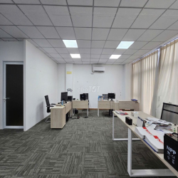 Cho thuê văn Phòng KDT VẠn PHúc city 7x20m giá 14tr nội thất như hình