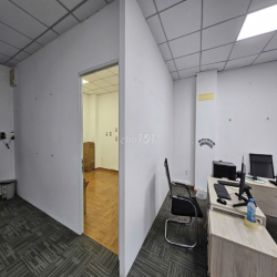 Cho thuê văn Phòng KDT VẠn PHúc city 7x20m giá 14tr nội thất như hình