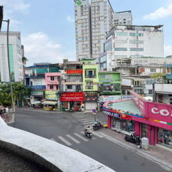 Cho Thuê Phòng Đẹp Quận Phú Nhuận (có ban công, nội thất) Ưu Tiên Nữ