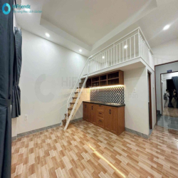 Duplex ban công rộng thoáng thuận tiện ra Xa Lộ Hà Nội, Lê Văn Việt