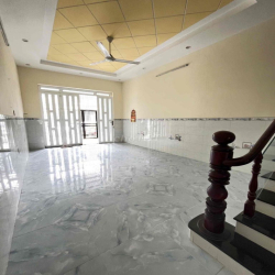 CHO THUÊ NHÀ TRỆT LỬNG LẦU HƯNG PHÚ CTY8 3PN GIÁ 7.5TR/THÁNG