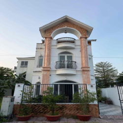 Biệt thự mini cần cho thuê