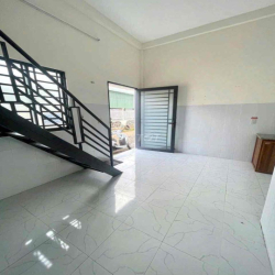 Cho thuê nhà trệt lầu 4x4m 1phòng 1máy lạnh hẻm đậu được ô tô CMT8