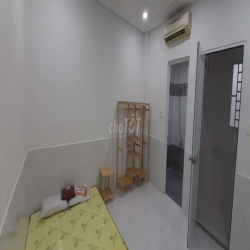 CHDV Chợ Phạm Văn Hai - Tầng trệt 25m2, WC riêng Full NT - 4tr5