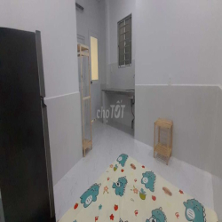CHDV Chợ Phạm Văn Hai - Tầng trệt 25m2, WC riêng Full NT - 4tr5