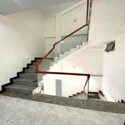 CHO THUÊ NHÀ 3 LẦU ĐẸP MẶT TIỀN QUỐC LỘ 1A KDC VĂN HOÁ TÂY ĐÔ