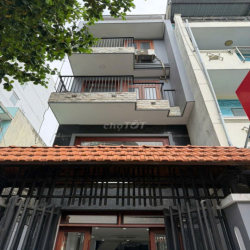 Cho thuê nhà MT 31 Đào Duy Anh, Phú Nhuận, 4 Tầng, DTSD: 360m2